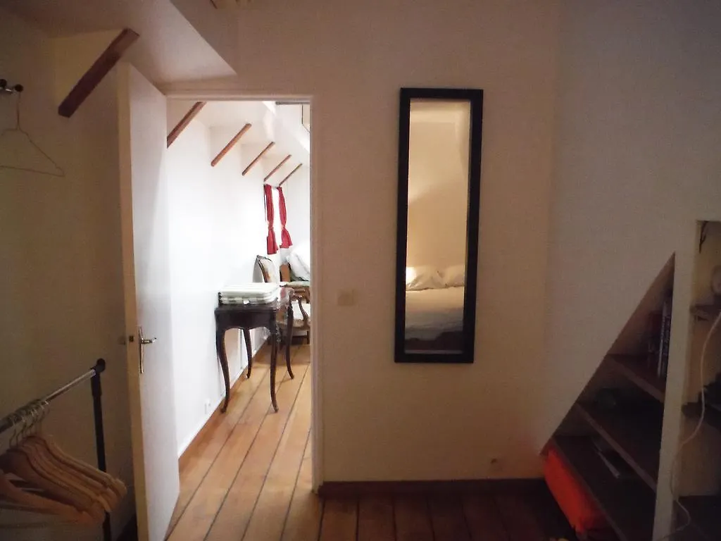 盆尼施奈法尔旅馆 船屋